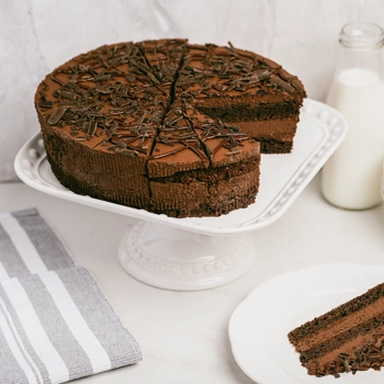 Chocolate mousse round cake