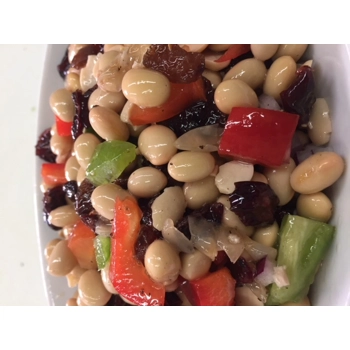 Salade de fèves de soya et canneberges