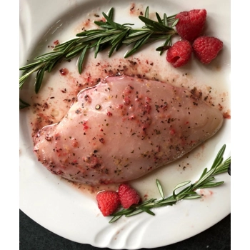 Poitrine de poulet de grain, framboise et fleur d'ail