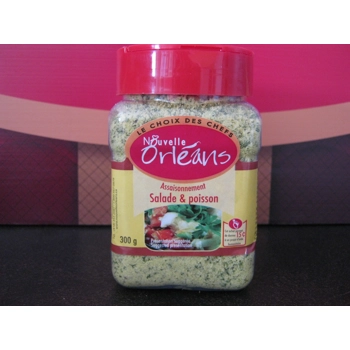 seasoning salad and fish