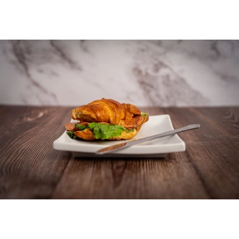 Croissant pesto et charcuterie