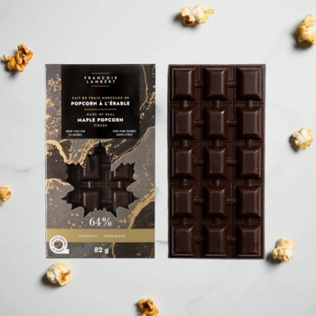 Tablette de chocolat noir au popcorn à l'érable.