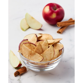 Freeze-dried Quebec apples with cinnamon