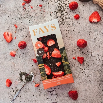 Dark chocolat bar, strawberries and royal kombu from Quebec