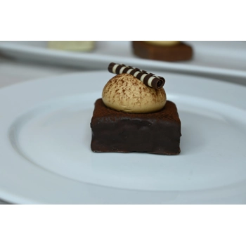 Chocolate & tiramisu canape