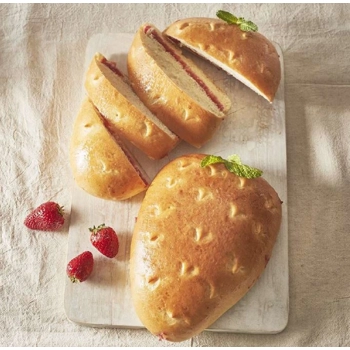 Pain aux fraises du Québec et menthe