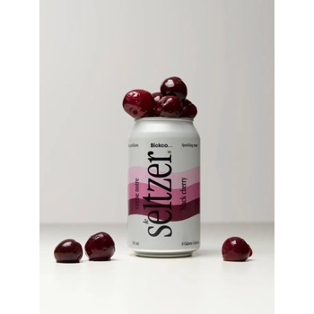 Eau pétillante à la cerise noire