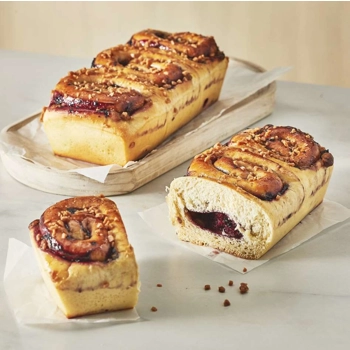 Pain roulé aux camerises du Québec et caramel