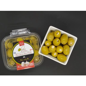 Olives vertes farcies avec ail