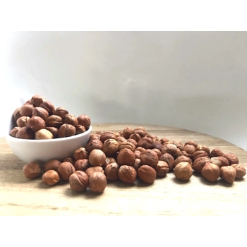 Natural hazelnuts, without shells, from Quebec