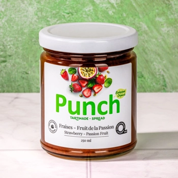 Organic Strawberry and passion fruit spread