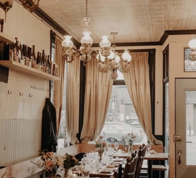 Knuckles Cantine et Vins