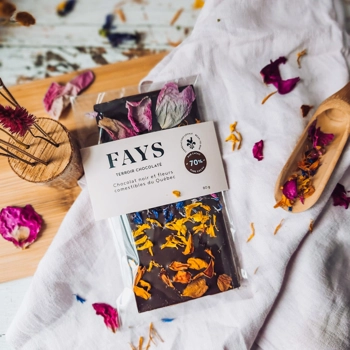 Tablette chocolat noir et fleurs comestibles